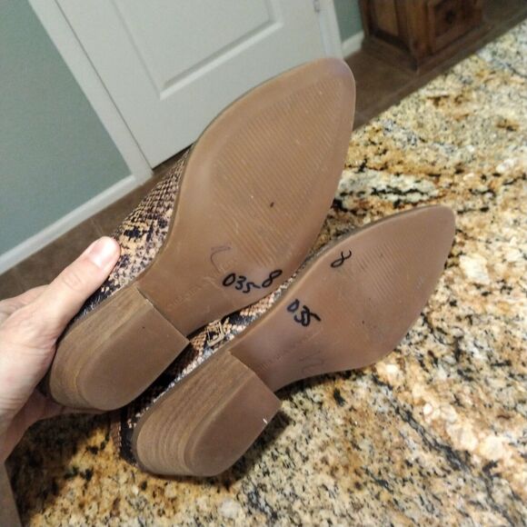 Women's Chelsea & Violet Booties Size 6M Beige & Black Faux Snake Skin Print - Picture 11 of 12